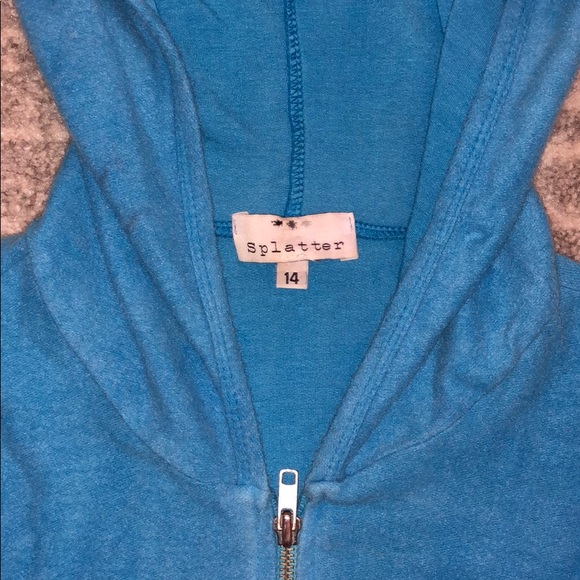 SUPER SOFT SWEATSHIRT WITH SKULL DESIGN ON BACK - Picture 3 of 6